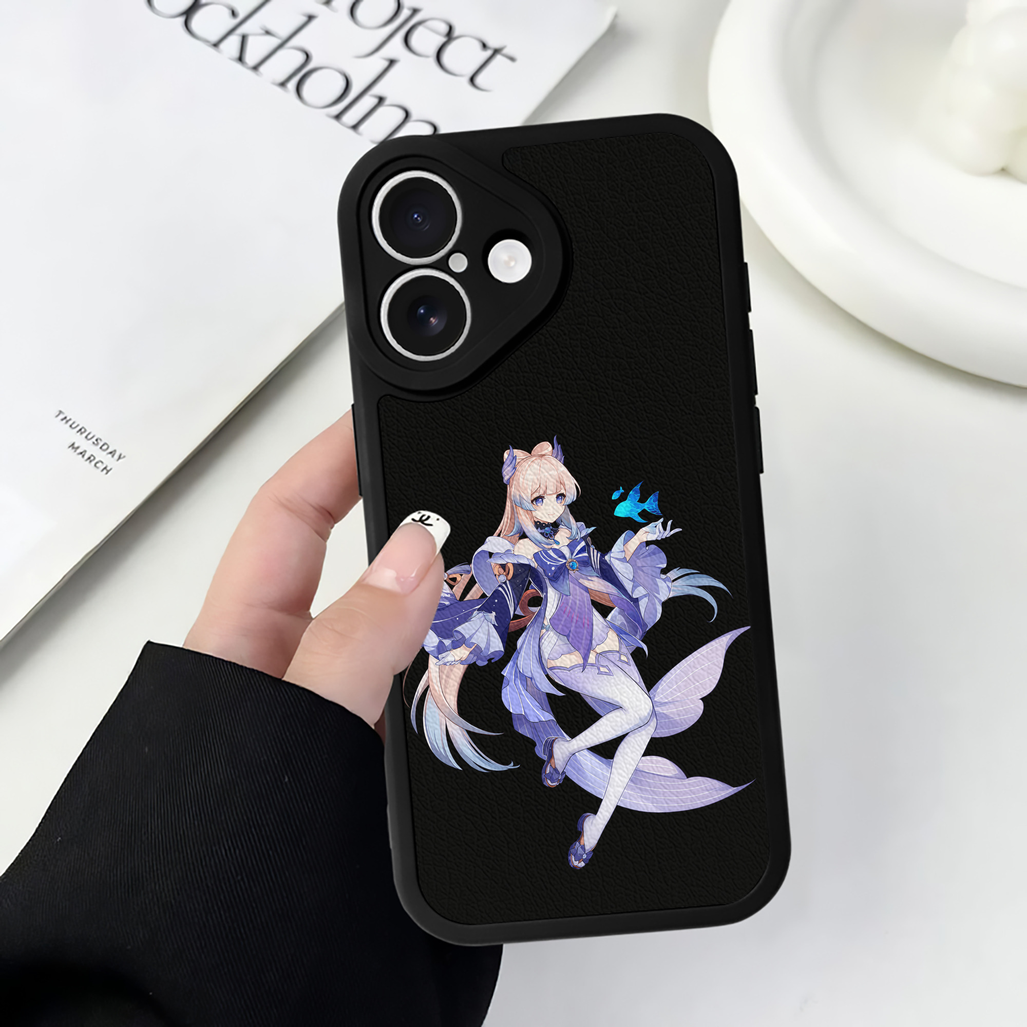 げんし神 珊瑚宮心海 サンゴノミヤ・ココミ genshin Sangonomiya Kokomi 【iPhone 16シリーズ対応】シリコンスマホケース（レザー調） 材質：シリコン